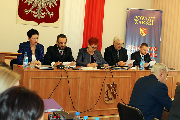 Ilustracja do informacji: XV sesja Rady Powiatu Żarskiego