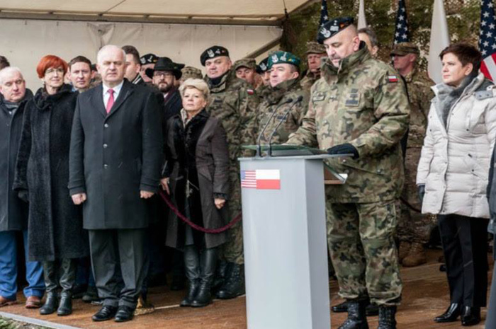 Ilustracja do informacji: Uroczyste powitanie żołnierzy amerykańskich w Żaganiu