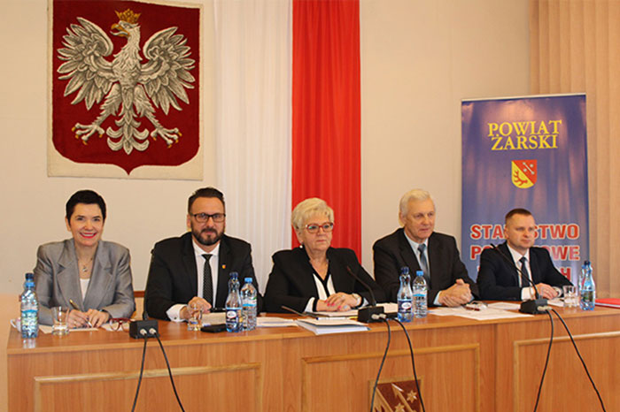 Ilustracja do informacji: XXXV sesja Rady Powiatu Żarskiego