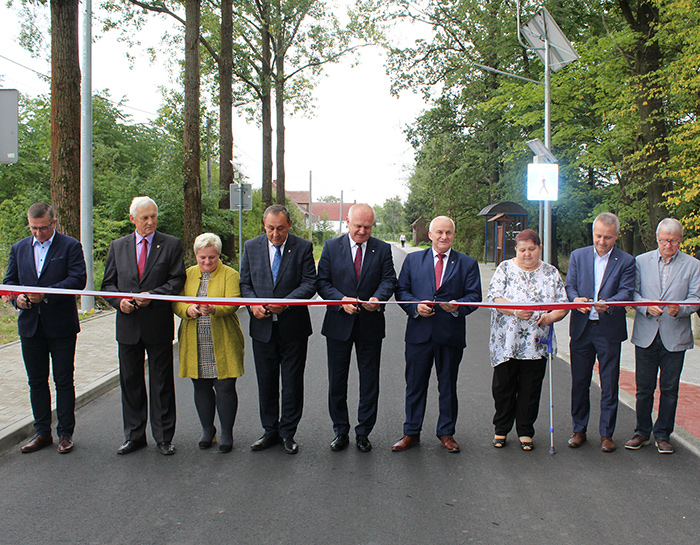 Ilustracja do informacji: Uroczyste otwarcie drogi powiatowej w Mielnie