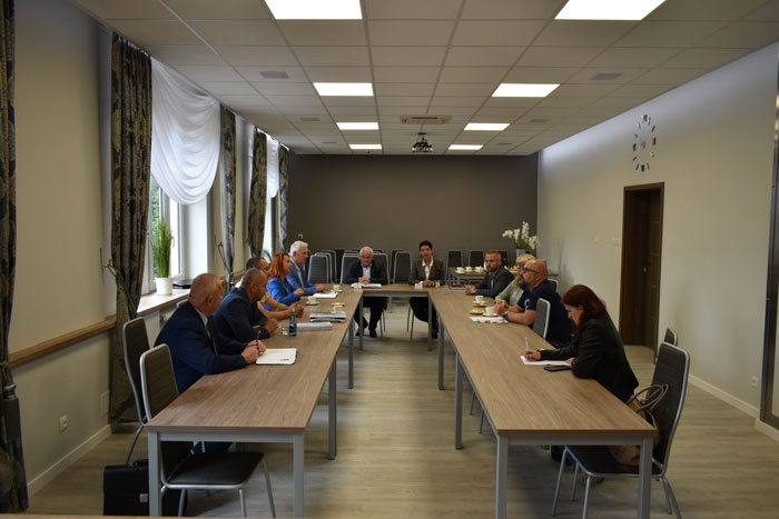 Ilustracja do informacji: Spotkanie dotyczące planowanej budowy ronda - przebudowy skrzyżowania ulic Artylerzystów, Lotników i Broni Pancernej w Żarach