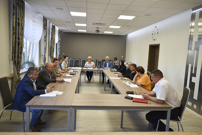 Ilustracja do informacji: Posiedzenie Komisji Stałych Rady Powiatu Żarskiego