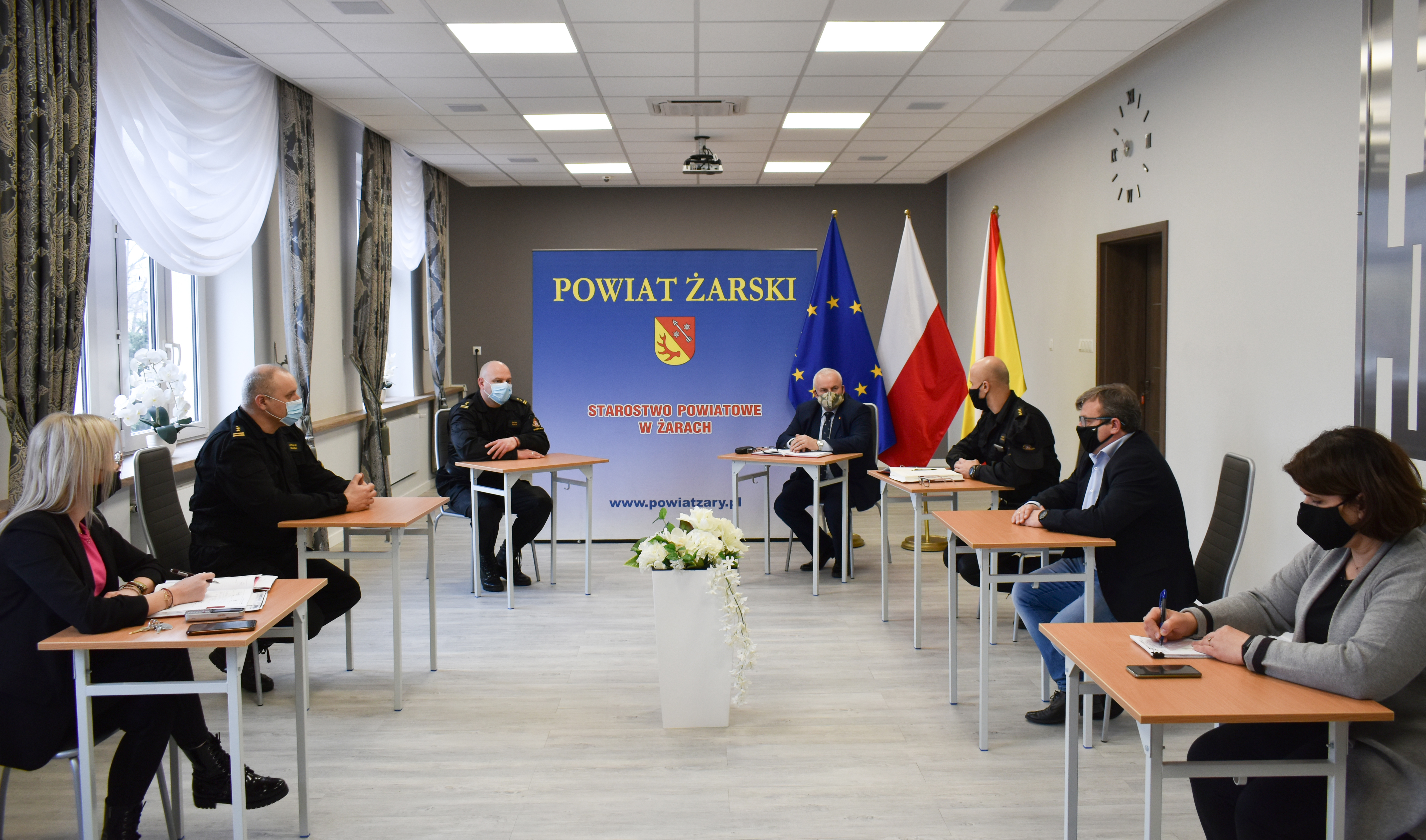 Ilustracja do informacji: Spotkanie Starosty z Zastępcą Lubuskiego Komendanta Wojewódzkiego PSP i Komendantem Powiatowym PSP w Żarach.