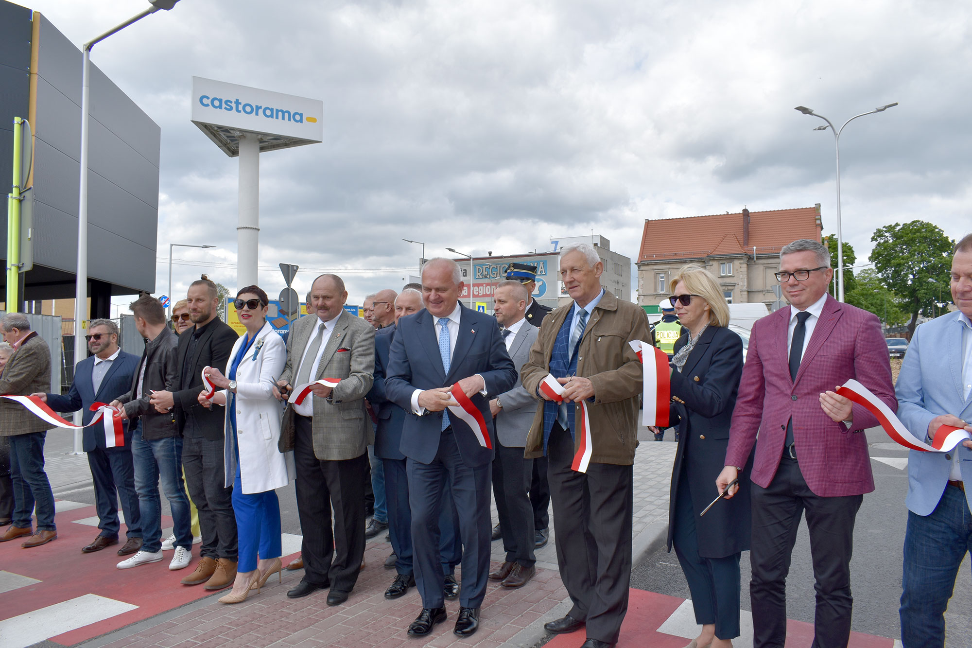 Ilustracja do informacji: Uroczyste otwarcie drogi powiatowej nr 4601F - ulicy Artylerzystów w Żarach. 
